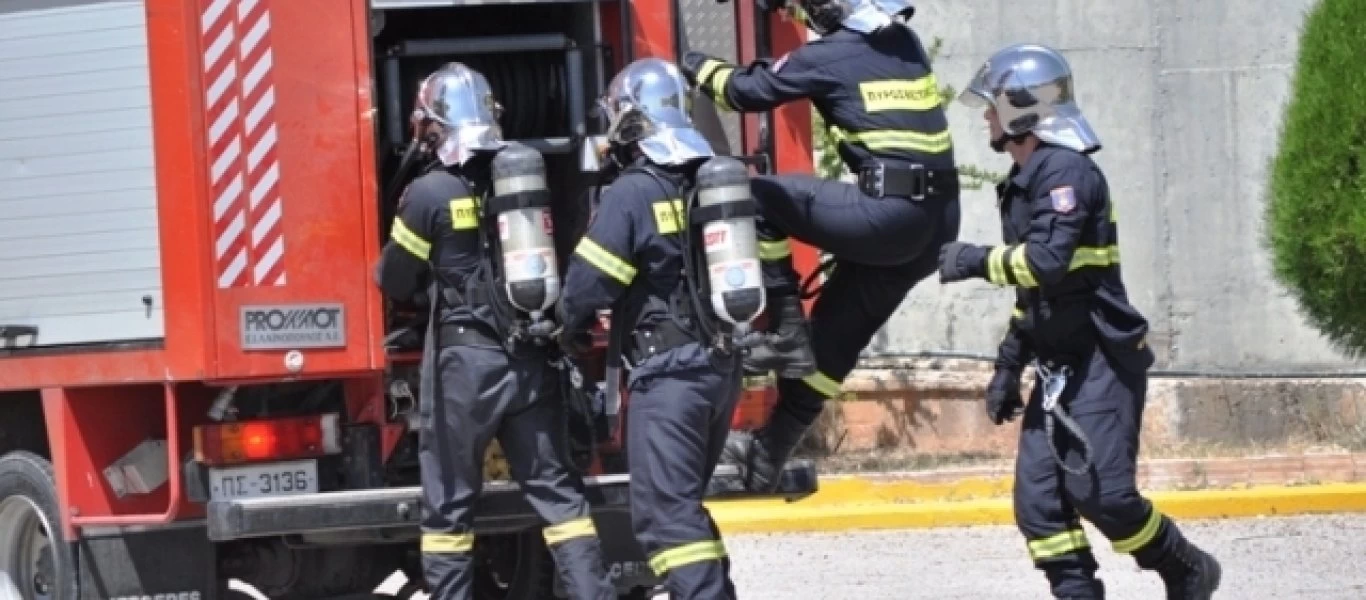 Φωτιά σε βυτιοφόρο στην εθνική οδό Αθηνών - Θεσσαλονίκης - Χωρίς τις αισθήσεις του ένας άνδρας